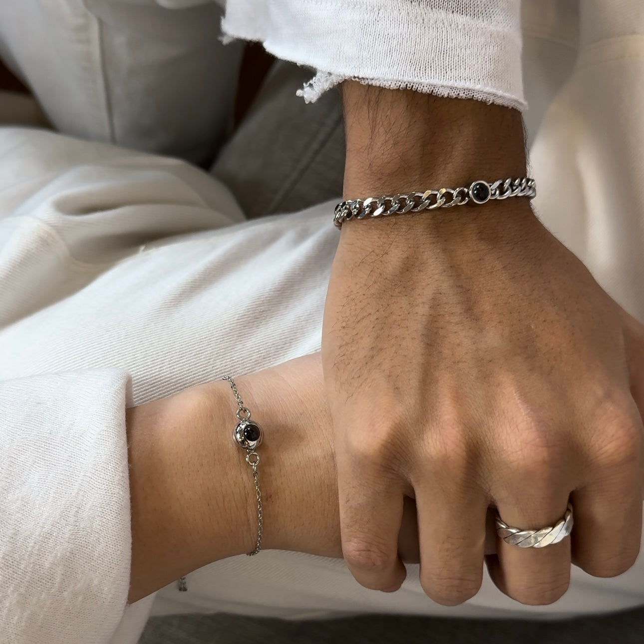 צמיד עדין לאישה עם תמונה מוצפנת