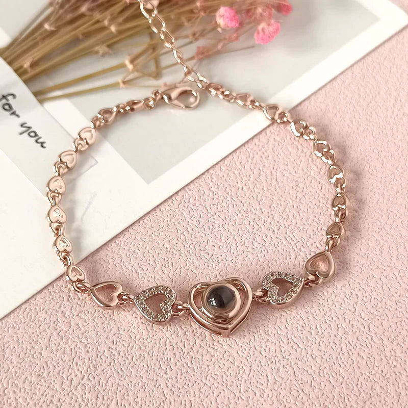 צמיד לבבות עם תמונה מוצפנת לאישה