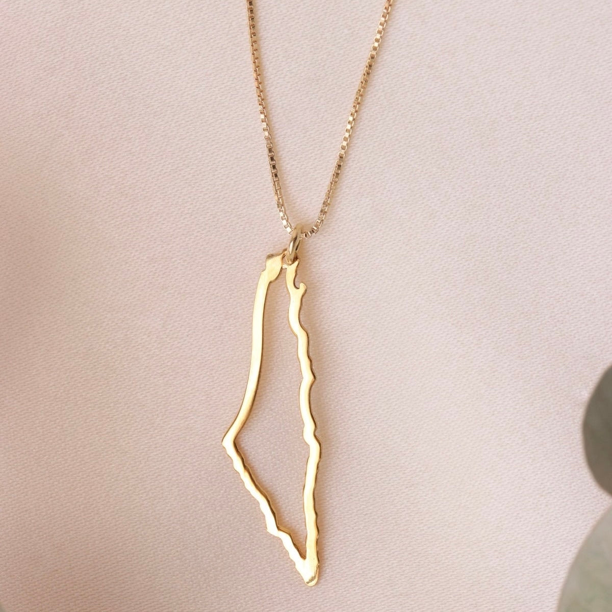 שרשרת ארץ ישראל בצירוף צ׳ארם התמונה המוצפנת