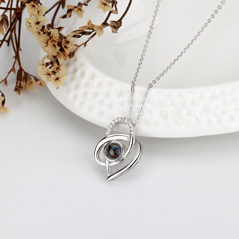 שרשרת סקרלט זרקונים לאשה עם תמונה מוצפנת